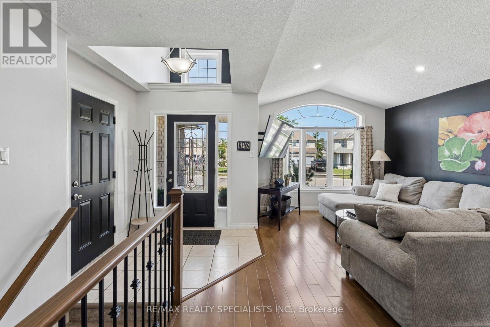 375 FAIRWAY ROAD - Image 3