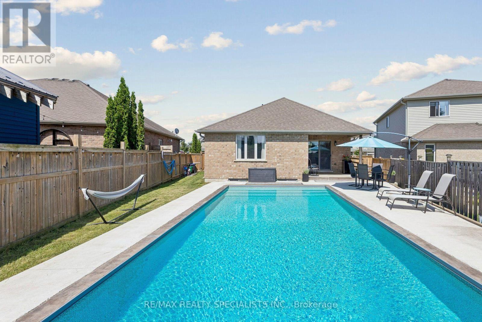 375 FAIRWAY ROAD - 30