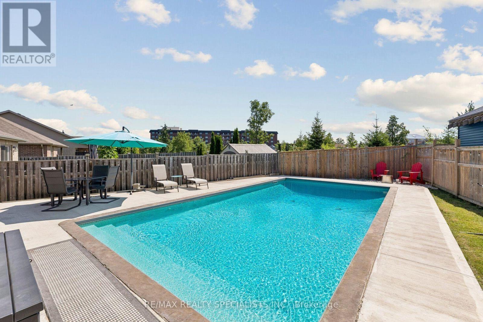 375 FAIRWAY ROAD - Image 31