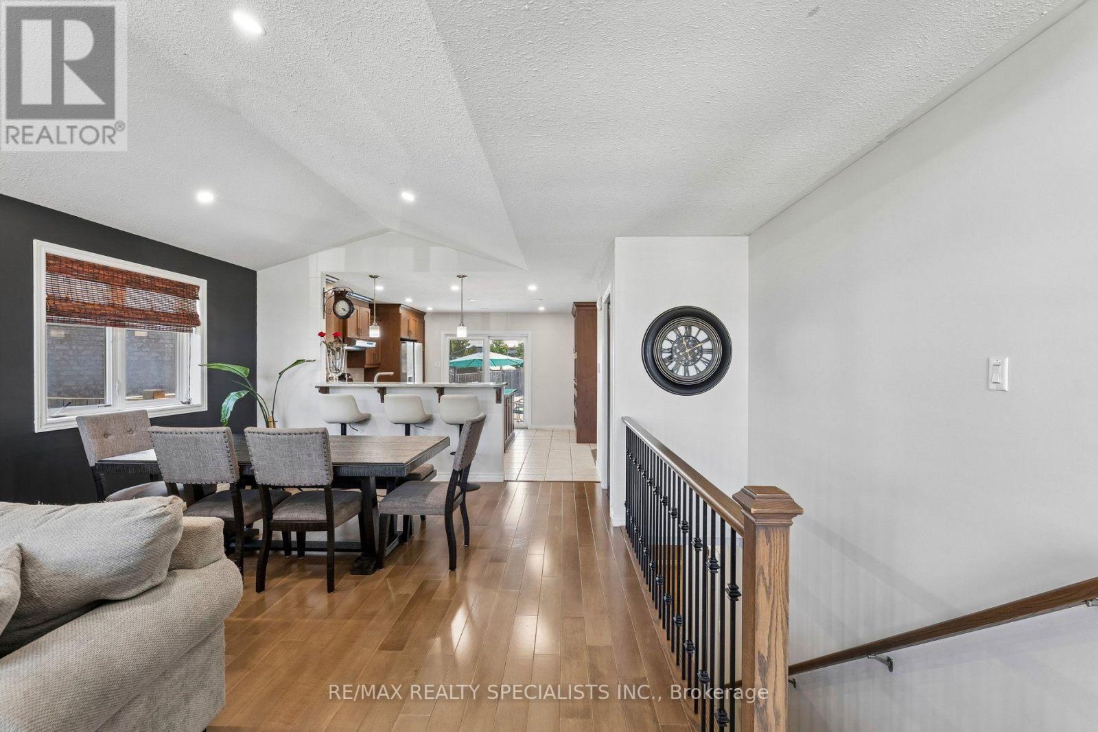 375 FAIRWAY ROAD - 4