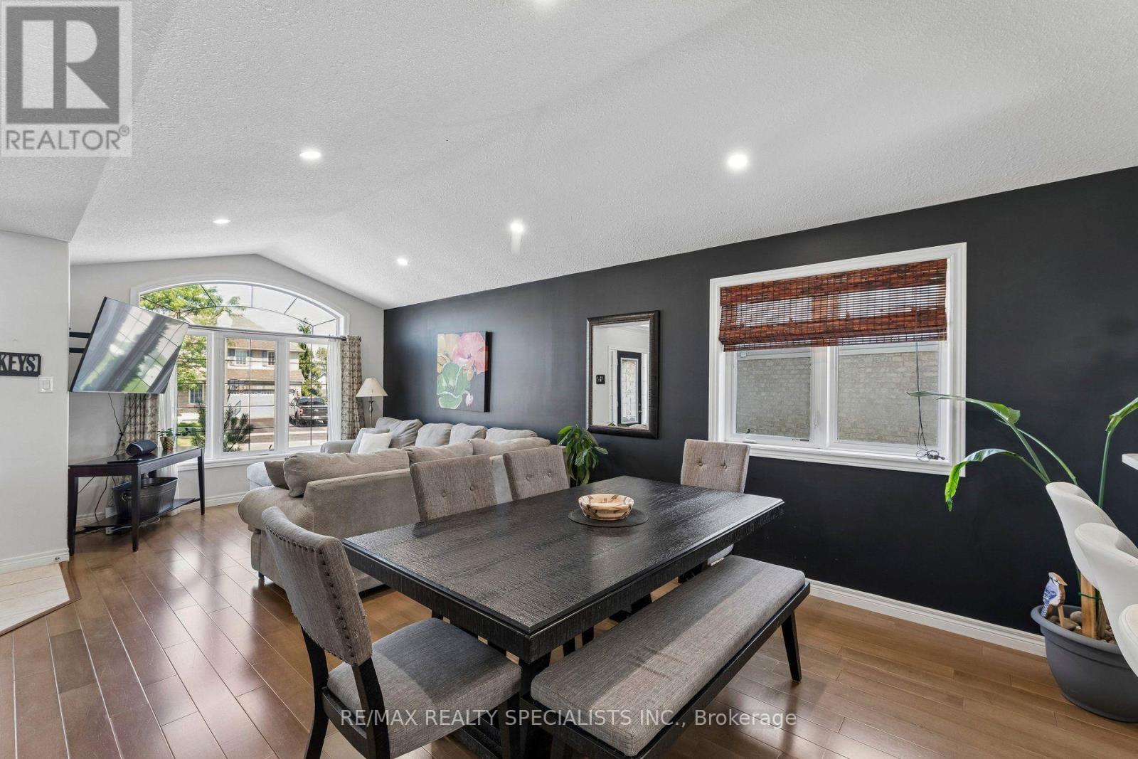 375 FAIRWAY ROAD - Image 8