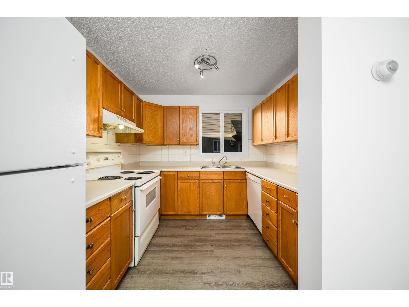 8217 182 ST NW - 11