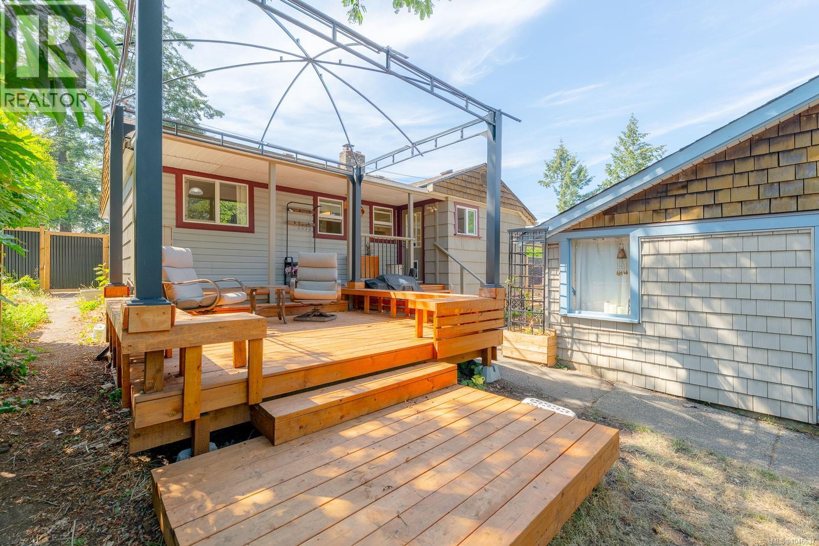 1316 Waddington Rd - 23