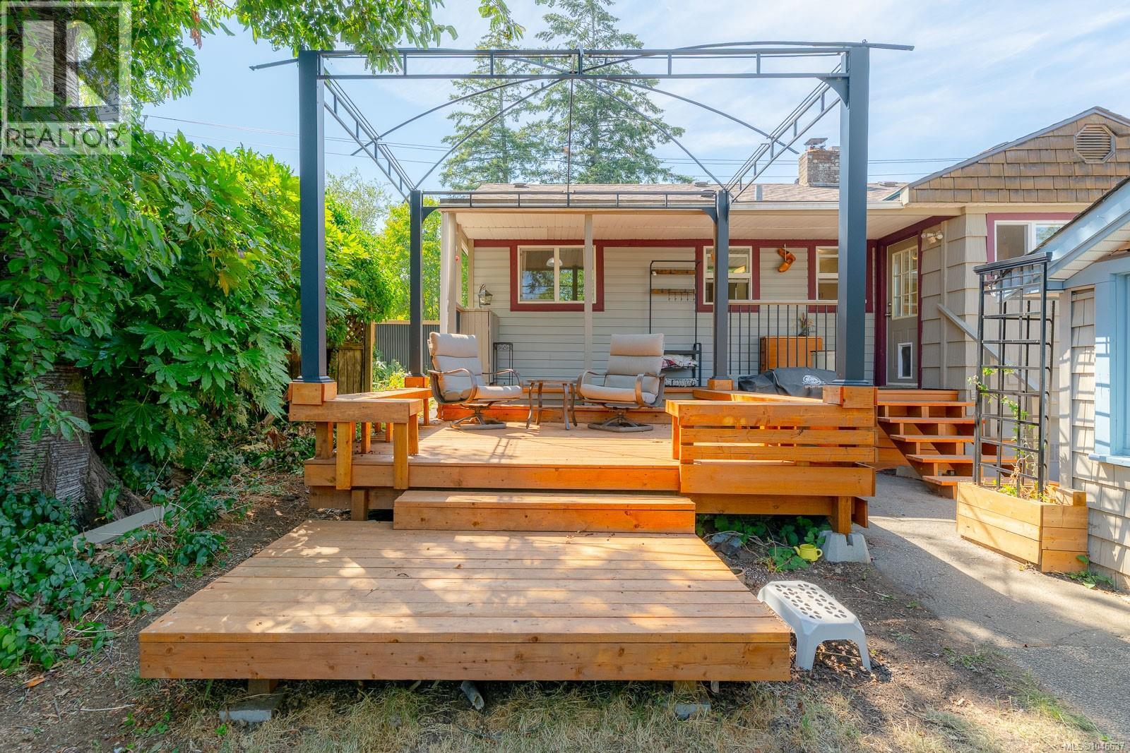 1316 Waddington Rd - 24