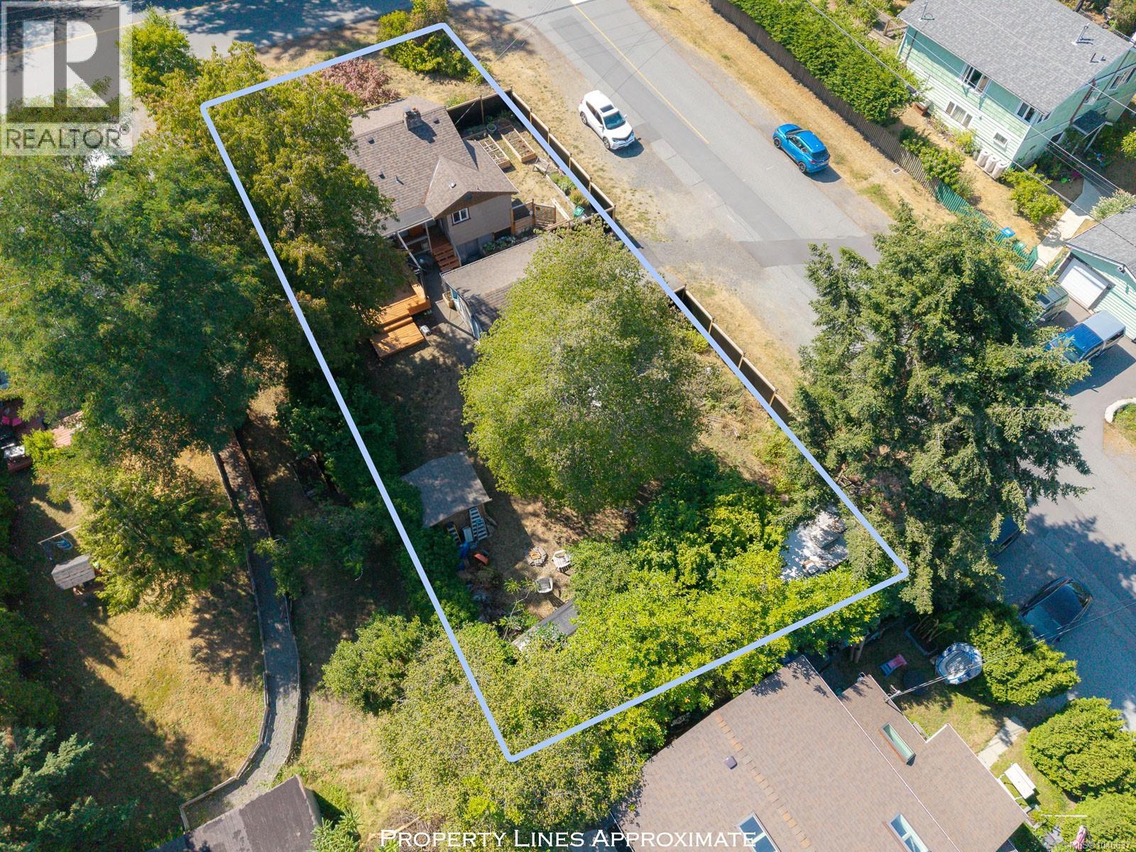 1316 Waddington Rd - Image 31