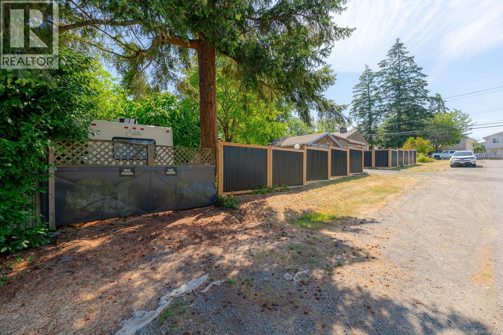 1316 Waddington Rd - 35