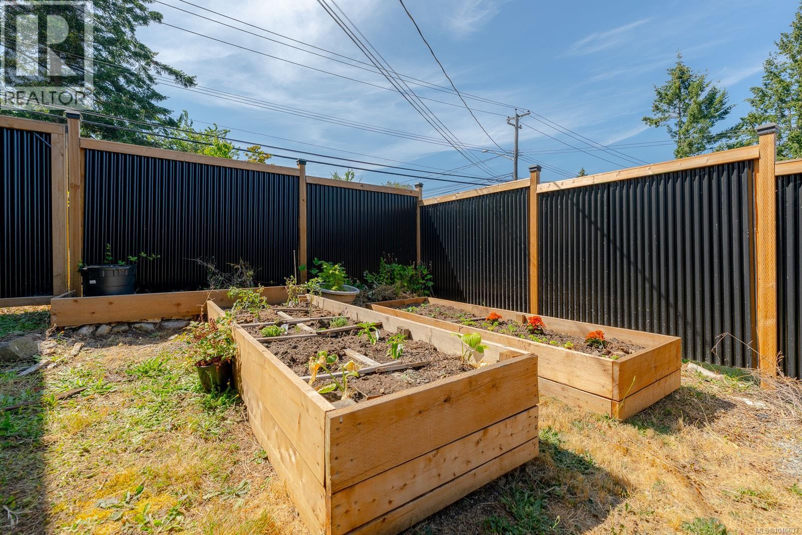 1316 Waddington Rd - 37