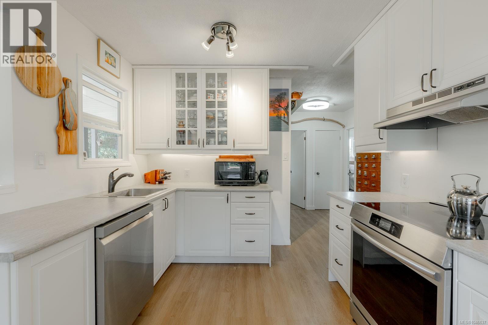 1316 Waddington Rd - Image 4