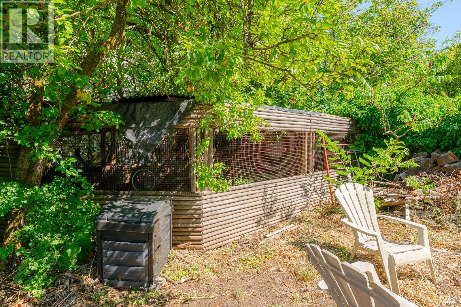 1316 Waddington Rd - Image 45