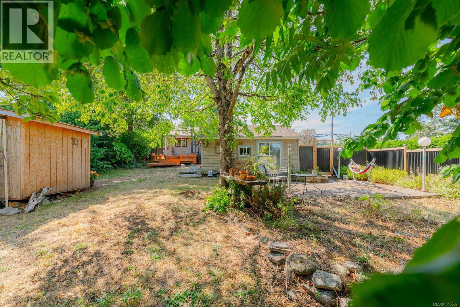 1316 Waddington Rd - Image 46
