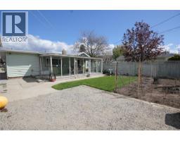 4pc Bathroom - 402 Conklin Avenue, Penticton, BC V2A2T4 Photo 9