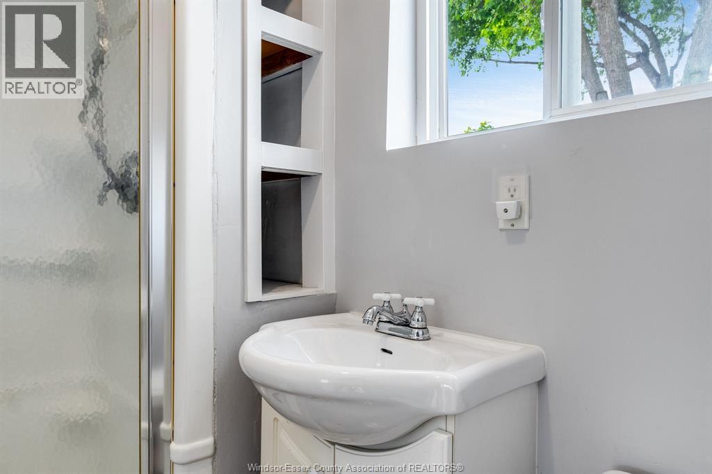 1563 Albert ROAD - Image 14