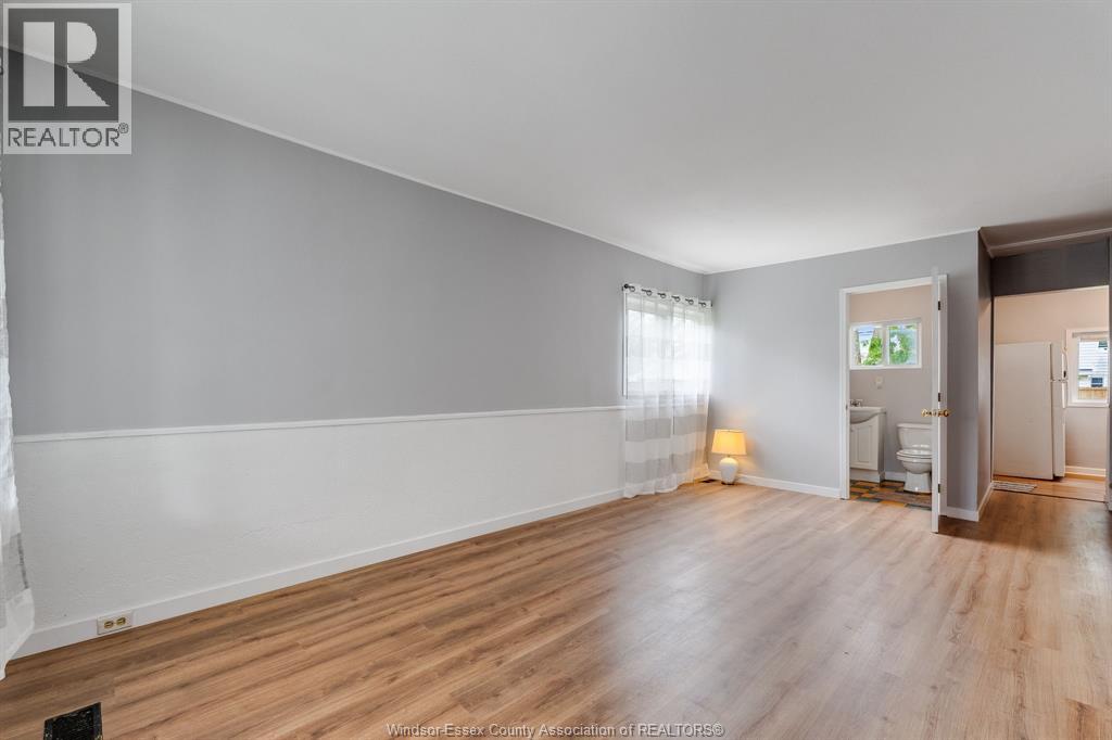 1563 Albert ROAD - Image 3