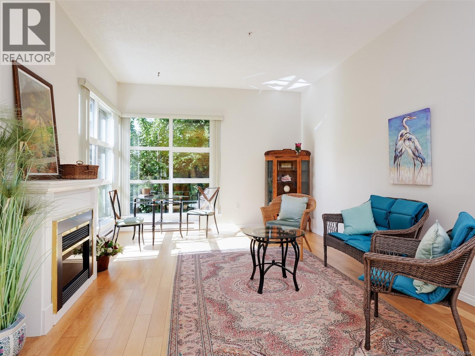 #106 455 Kingston St - 2