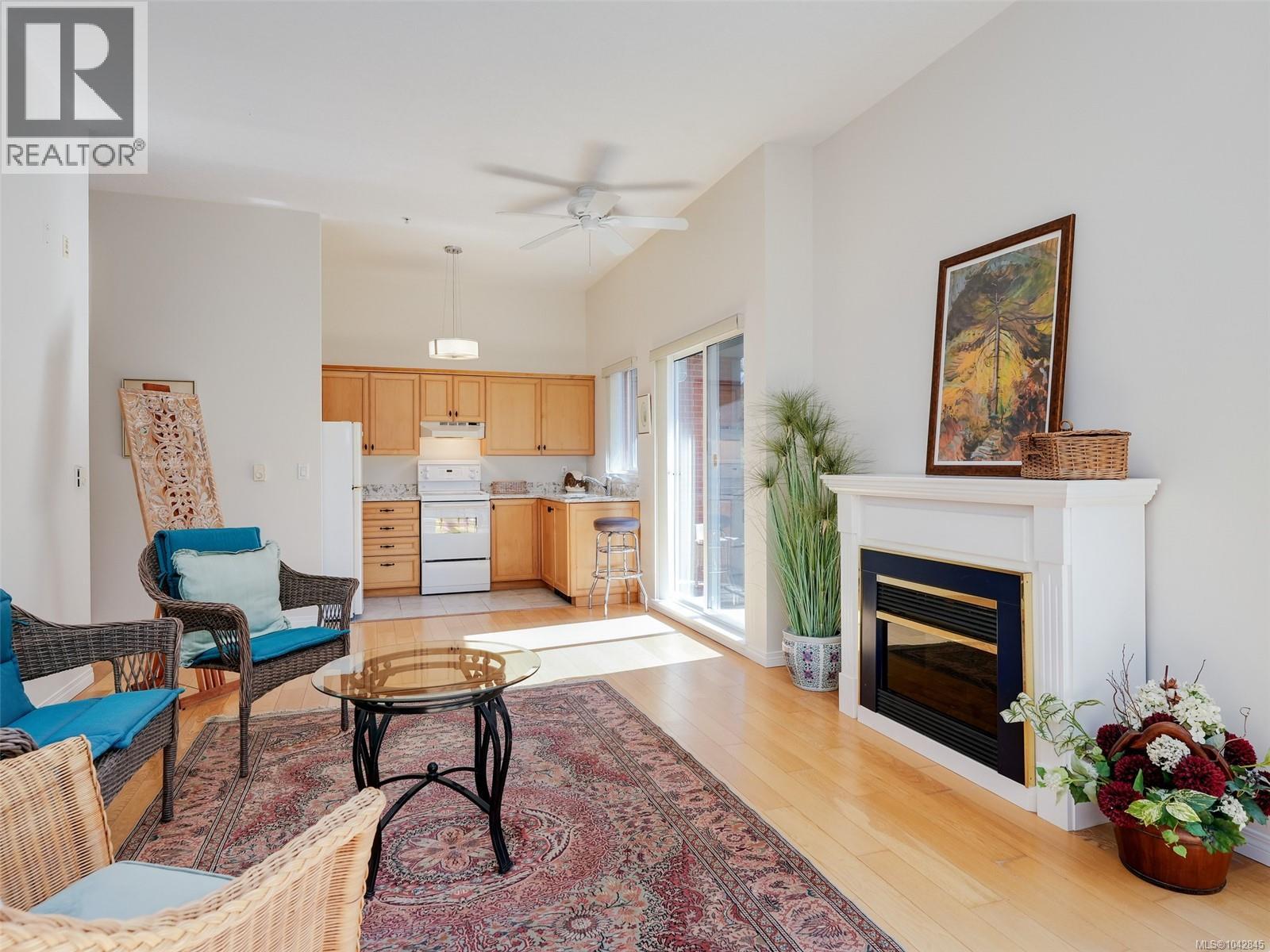 #106 455 Kingston St - Image 3