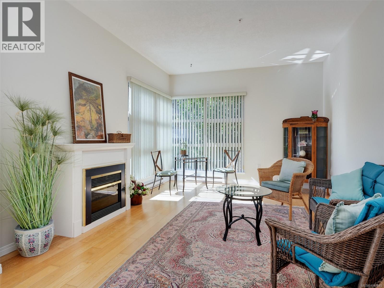 #106 455 Kingston St - 5