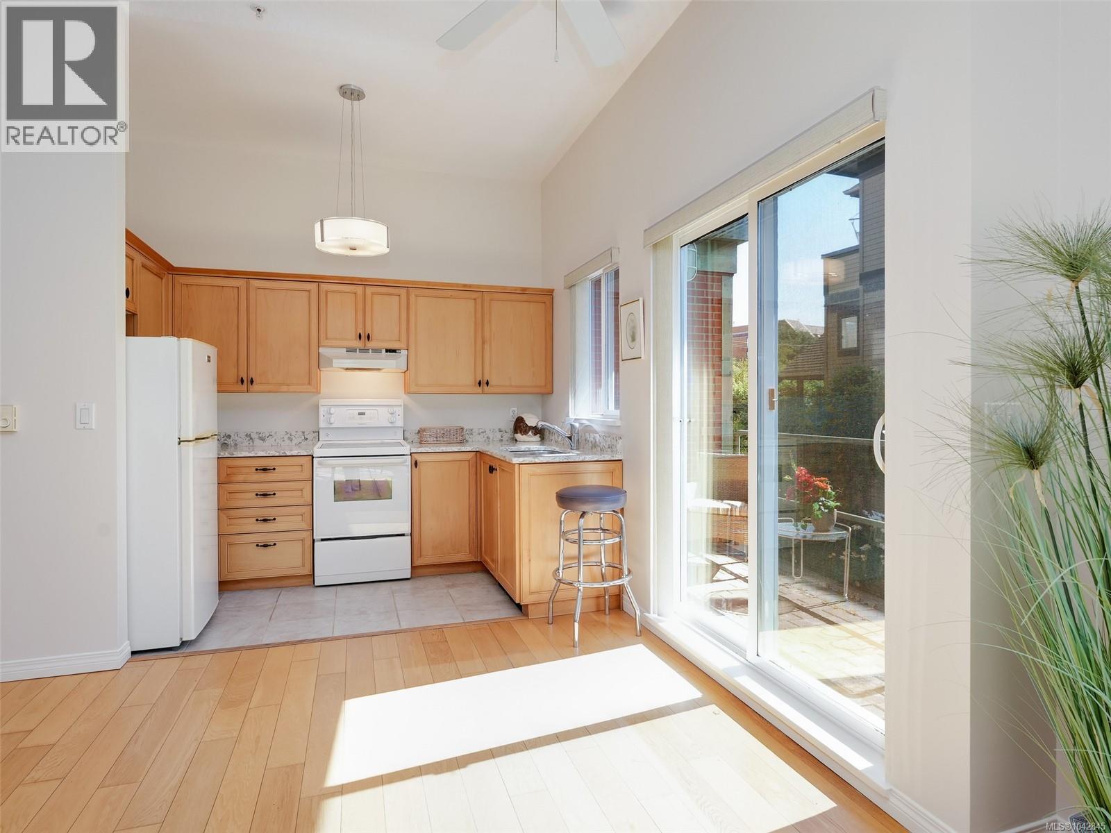 #106 455 Kingston St - Image 8