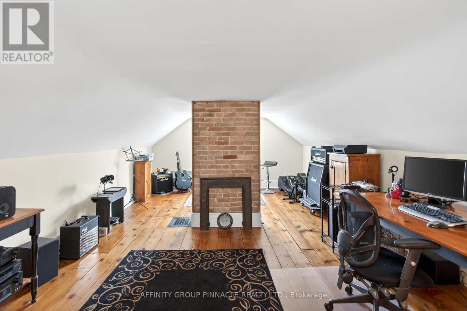 145 KING STREET - 31