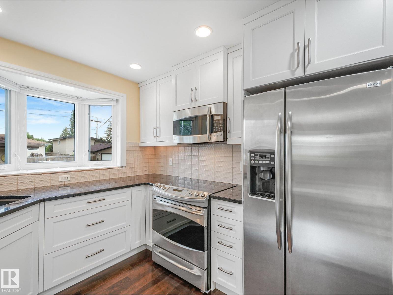 15617 80 Avenue NW - Photo 13