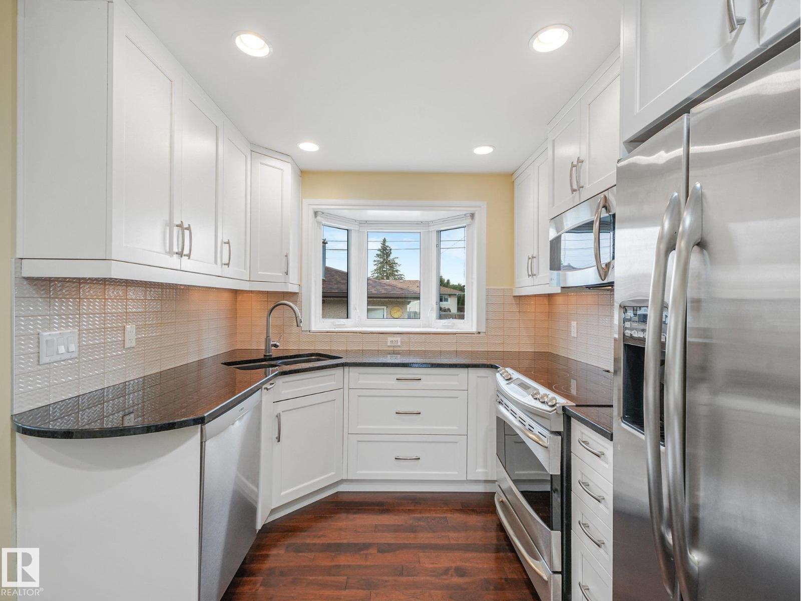 15617 80 Avenue NW - Photo 12