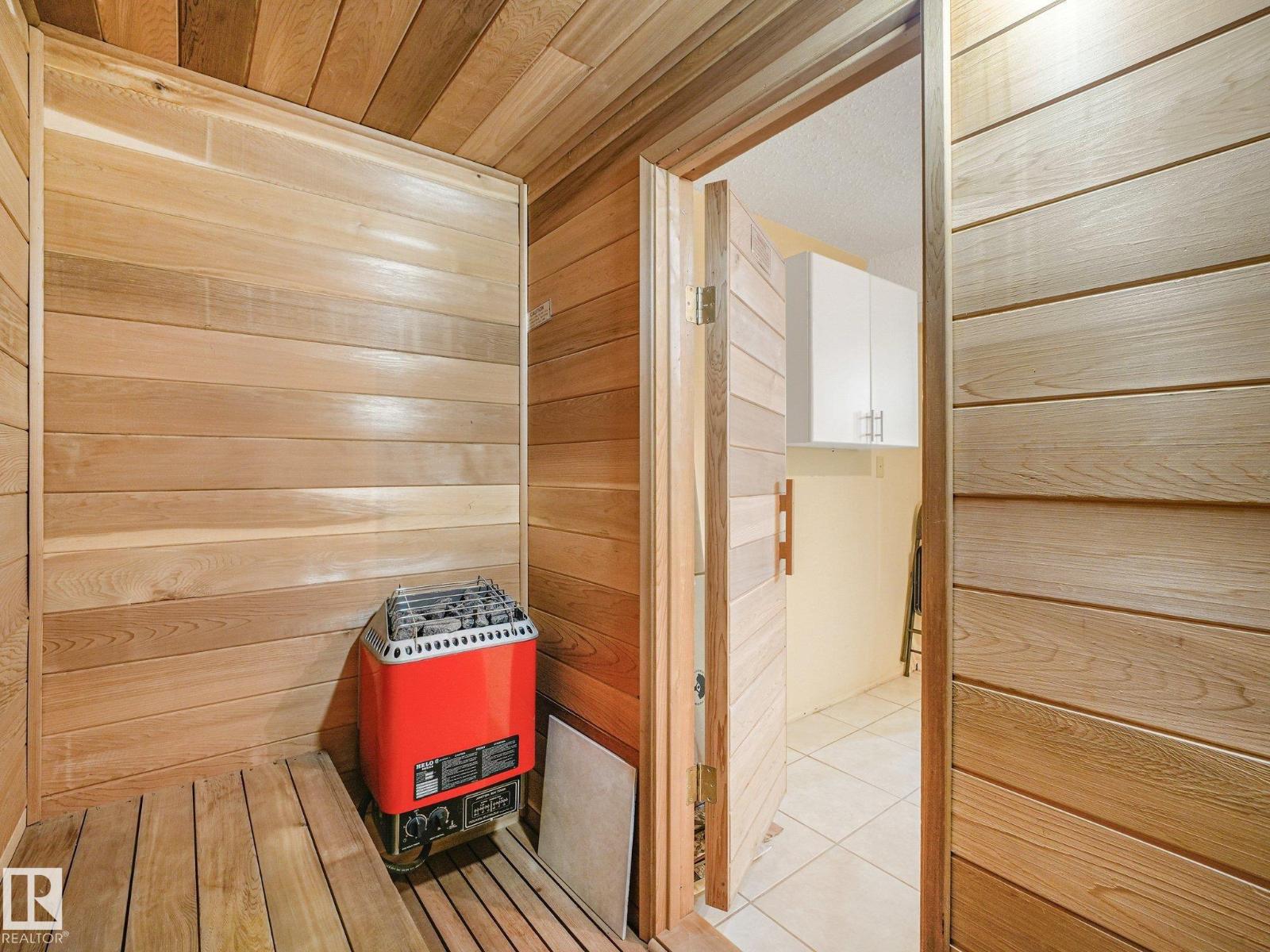 15617 80 Avenue NW - Photo 50