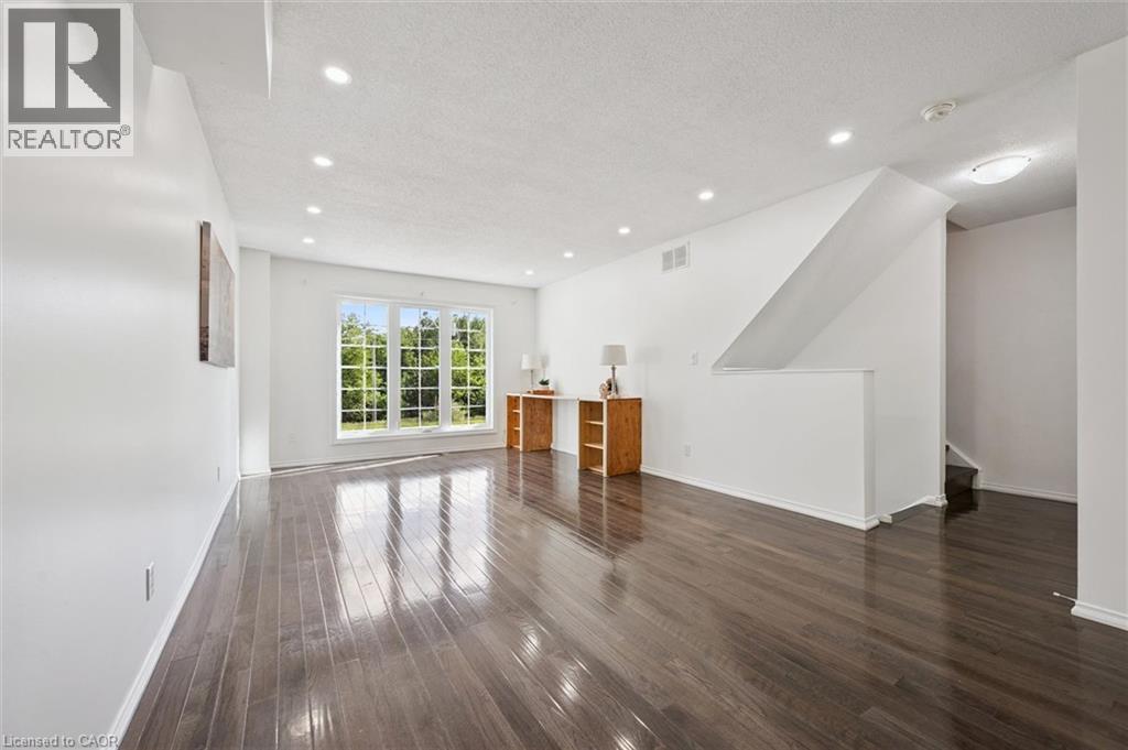 600 WHITE ELM Boulevard Unit# 9 — photo 2