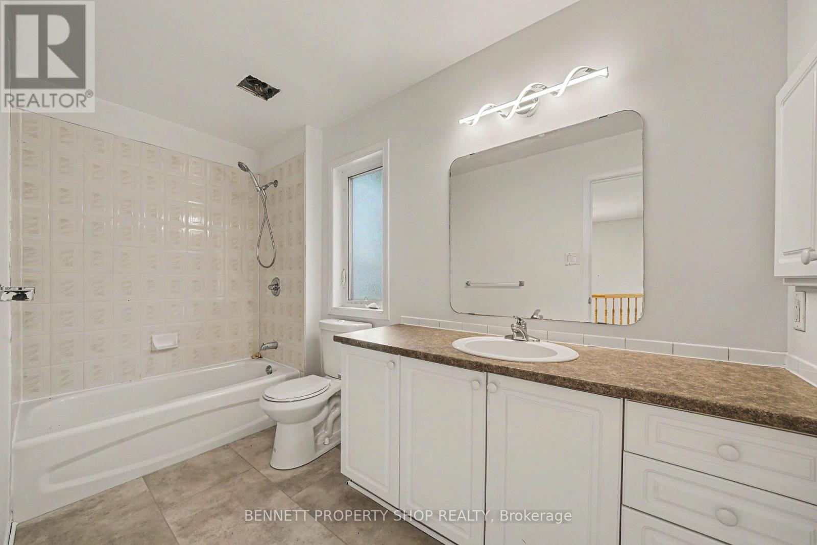 4 Bed, 3 Bath House for Sale in Ottawa – 203 HARBOUR VIEW STREET, Ottawa – MLS# X13673334 - Image 17