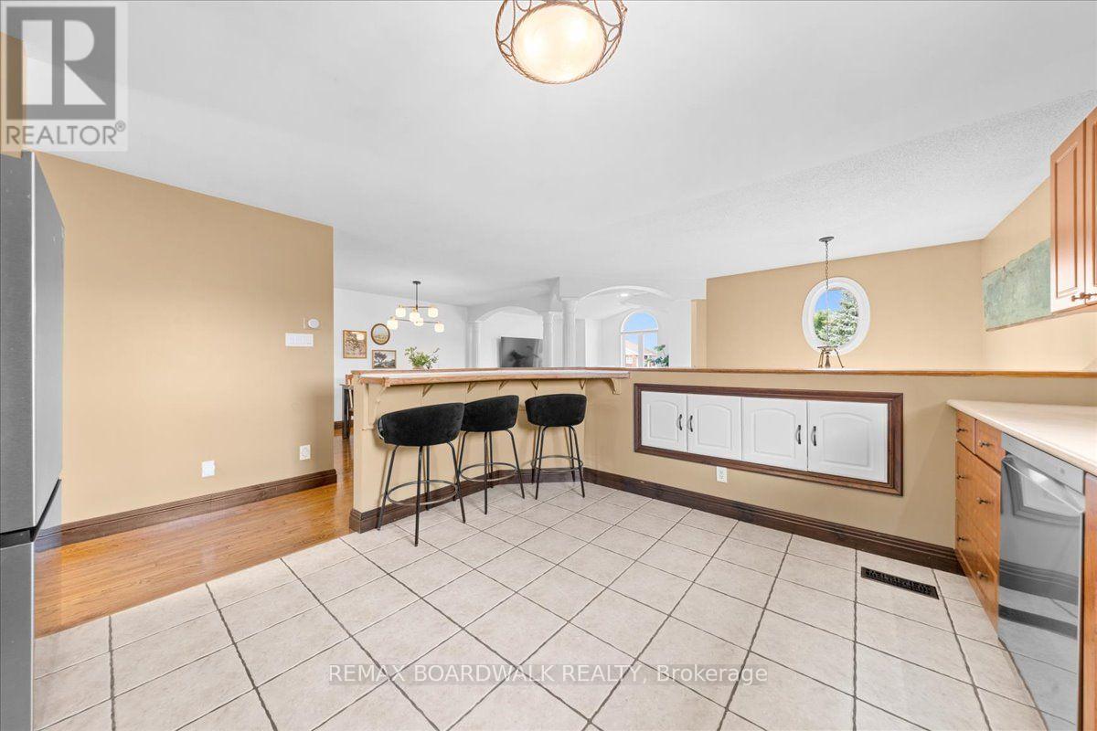 4 Bed, 2 Bath House for Sale in Ottawa – 161 CASTLE GLEN CRESCENT, Ottawa – MLS# X13673338 - Image 15
