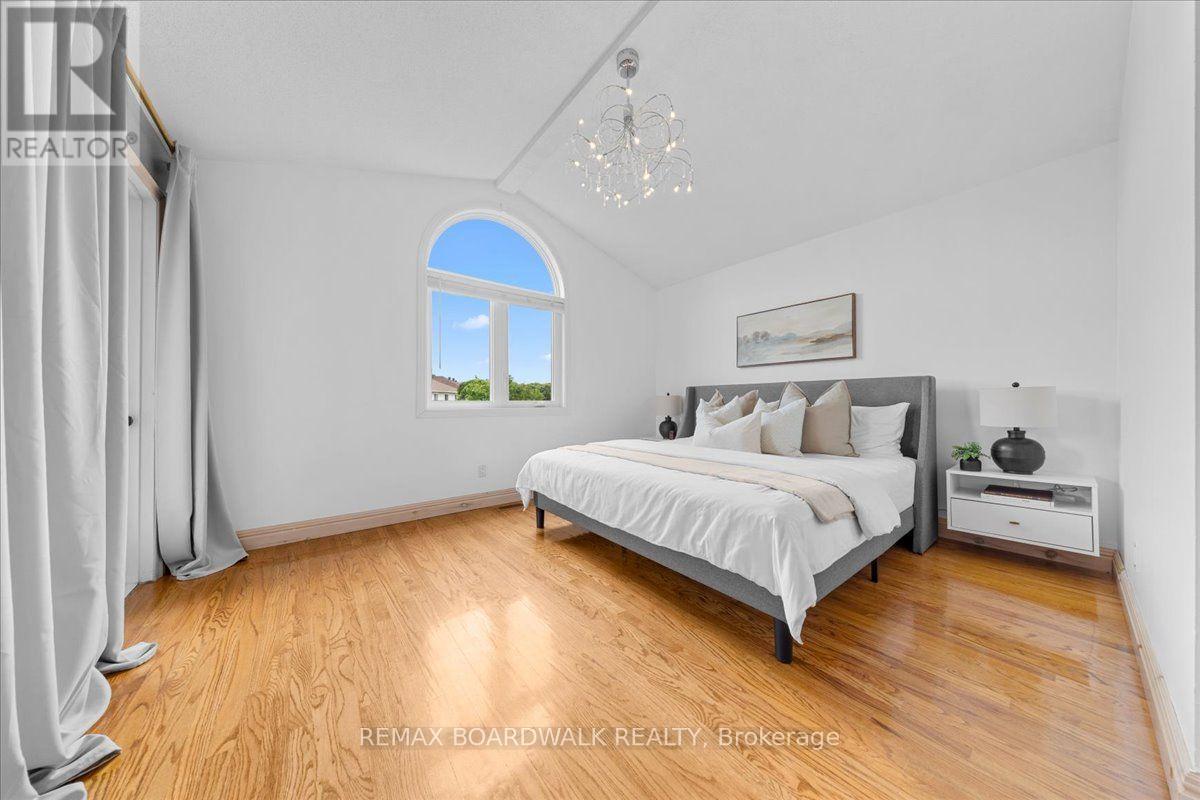 4 Bed, 2 Bath House for Sale in Ottawa – 161 CASTLE GLEN CRESCENT, Ottawa – MLS# X13673338 - Image 17