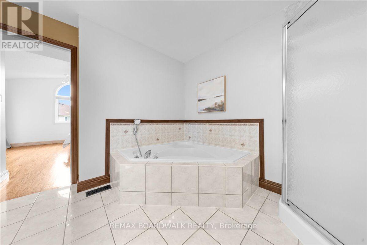 4 Bed, 2 Bath House for Sale in Ottawa – 161 CASTLE GLEN CRESCENT, Ottawa – MLS# X13673338 - Image 24
