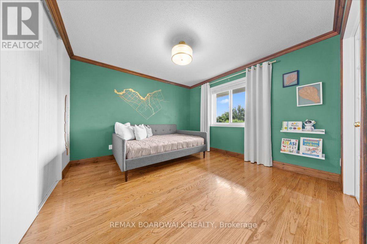 4 Bed, 2 Bath House for Sale in Ottawa – 161 CASTLE GLEN CRESCENT, Ottawa – MLS# X13673338 - Image 25