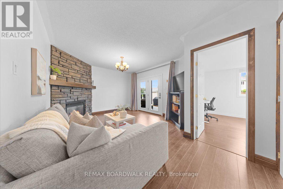 4 Bed, 2 Bath House for Sale in Ottawa – 161 CASTLE GLEN CRESCENT, Ottawa – MLS# X13673338 - Image 28