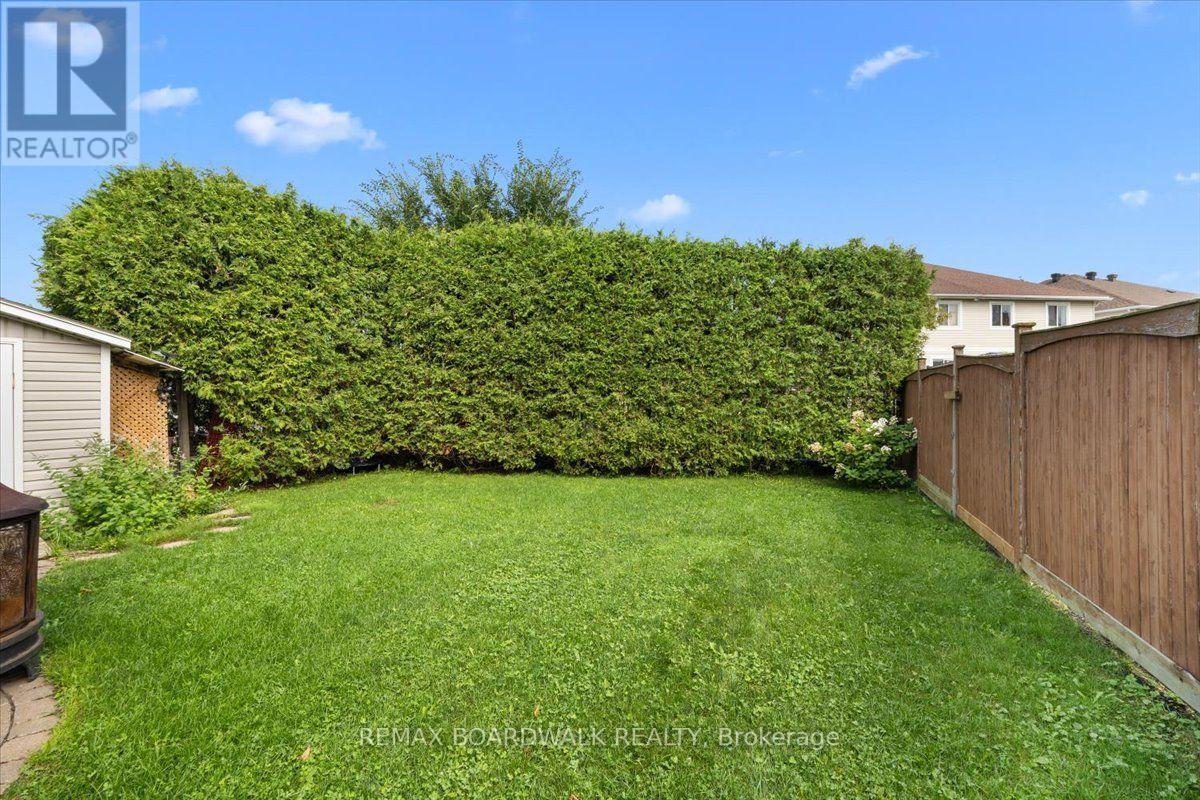 4 Bed, 2 Bath House for Sale in Ottawa – 161 CASTLE GLEN CRESCENT, Ottawa – MLS# X13673338 - Image 43