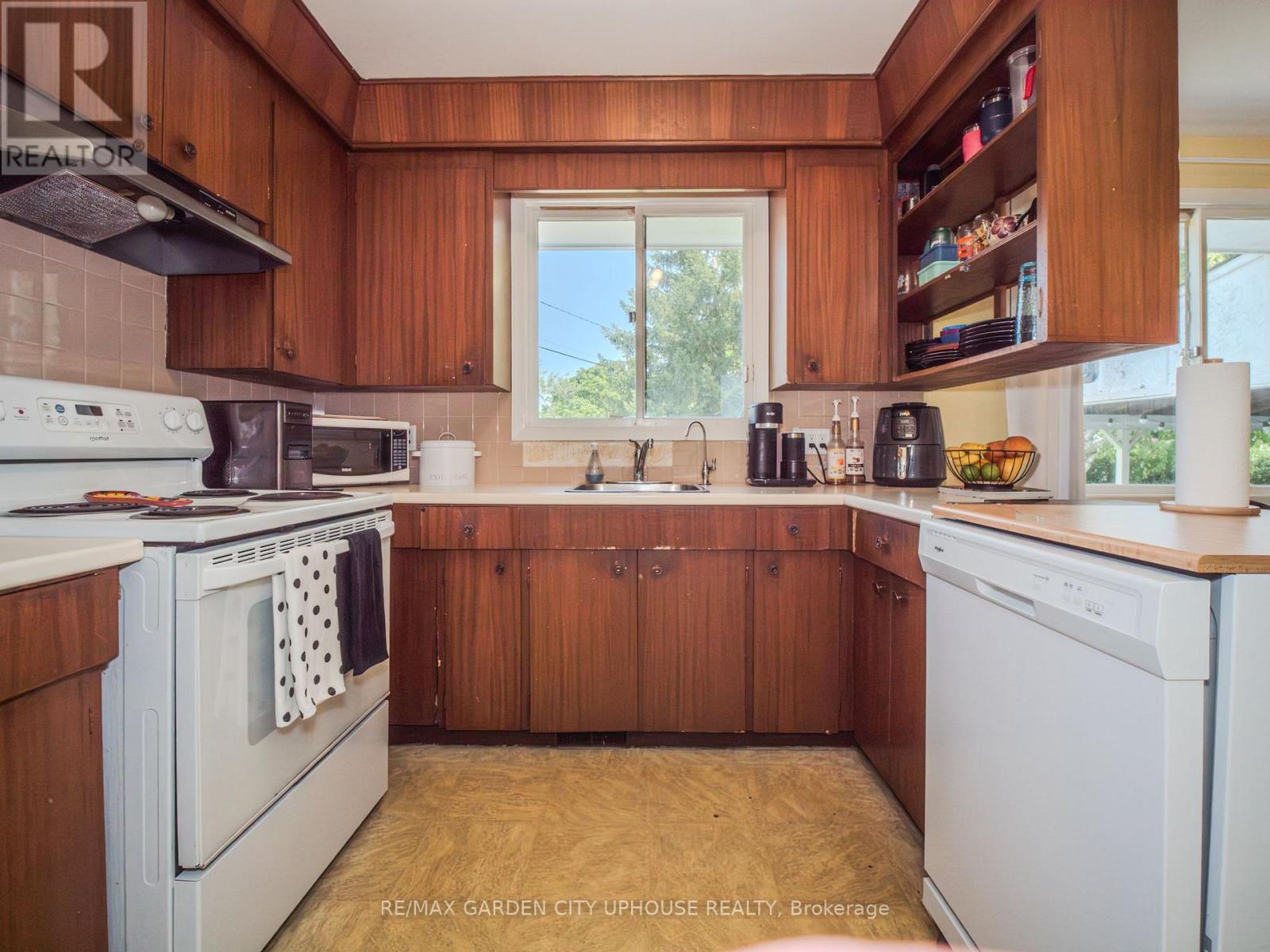 347 LINWELL ROAD - 6