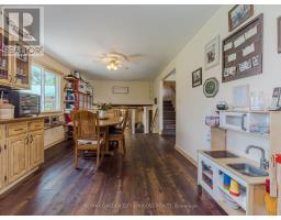 Kitchen - 1365 Rice Road, Pelham, ON L3B5N5 Photo 8