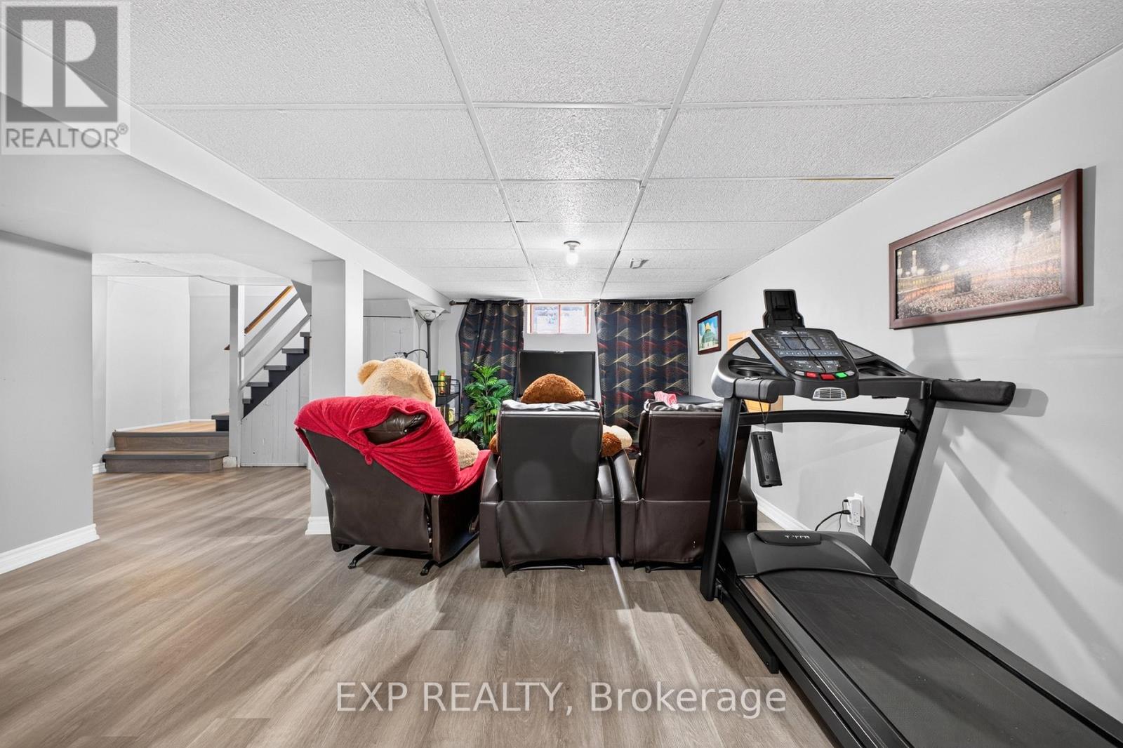 8 DUNRAVEN AVENUE - Image 29