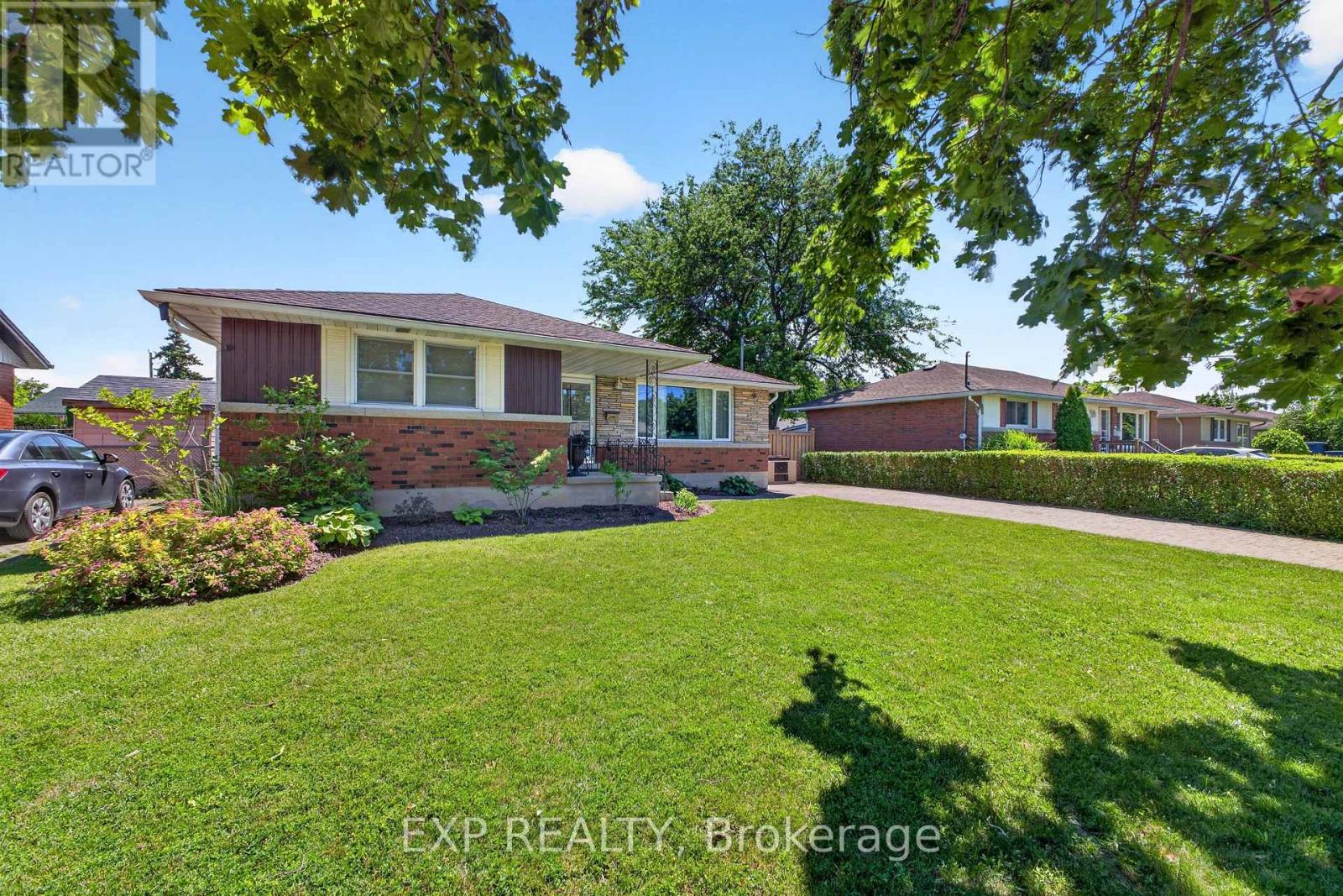 8 DUNRAVEN AVENUE - Image 3