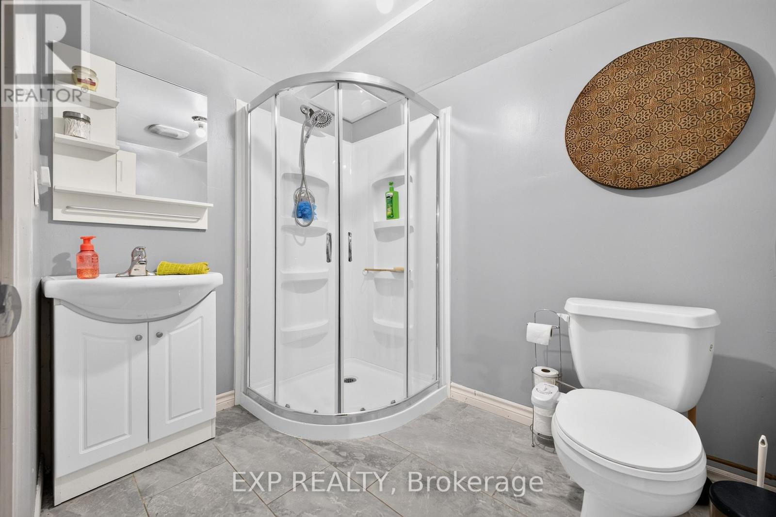8 DUNRAVEN AVENUE - Image 32