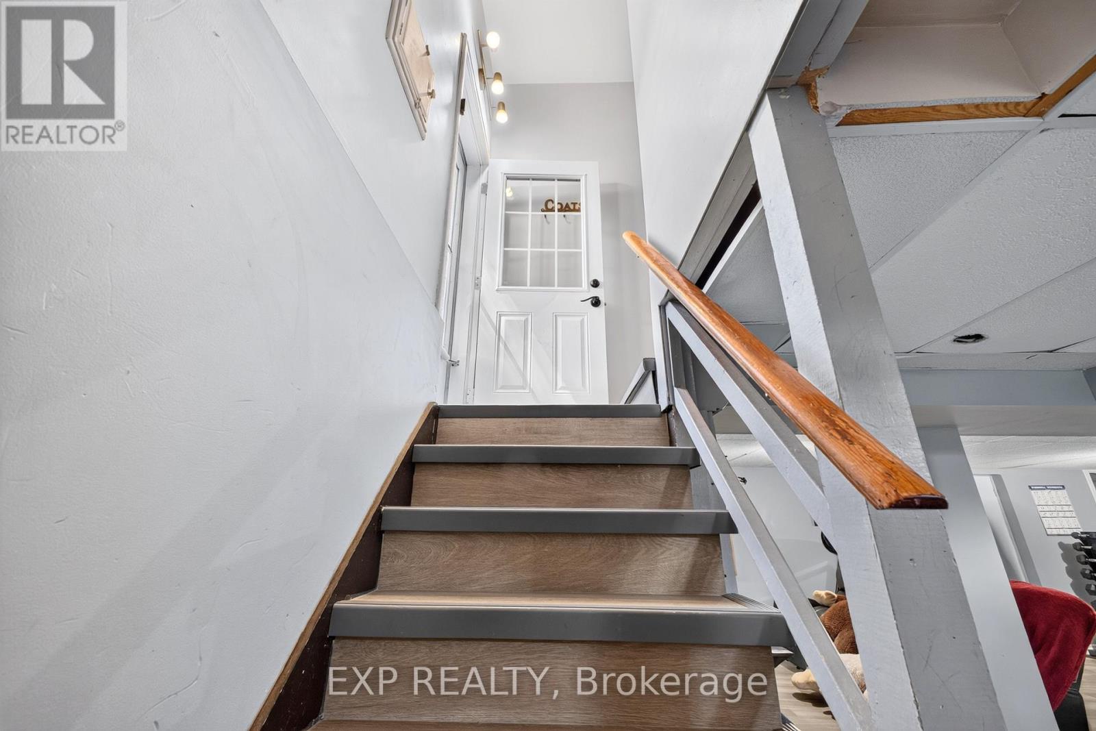 8 DUNRAVEN AVENUE - Image 36