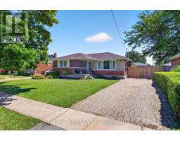 8 DUNRAVEN AVENUE