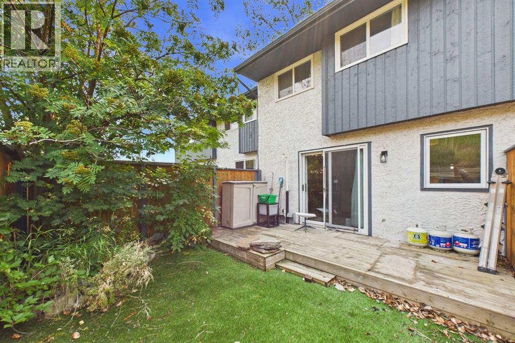 #24 800 Bowcroft Place - 23
