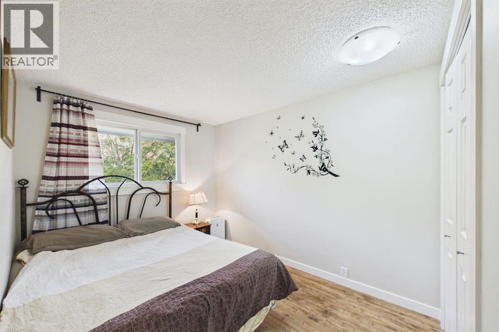#24 800 Bowcroft Place - 16