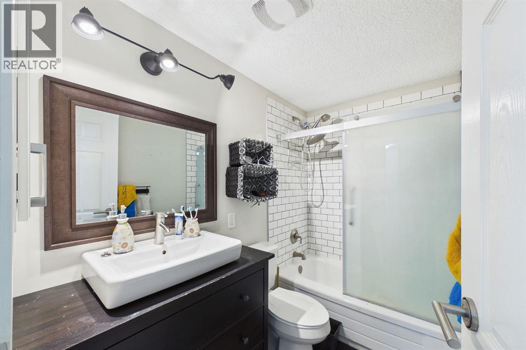 #24 800 Bowcroft Place - 20