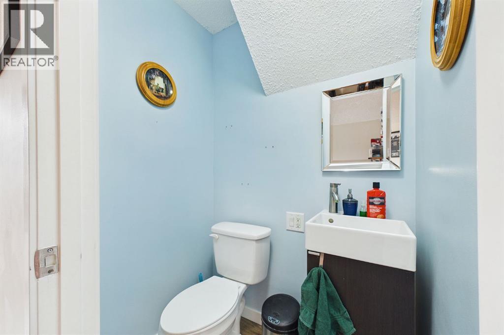 #24 800 Bowcroft Place - 11