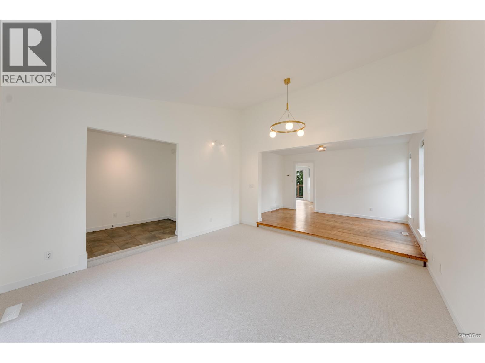 1004 PIA ROAD, Squamish