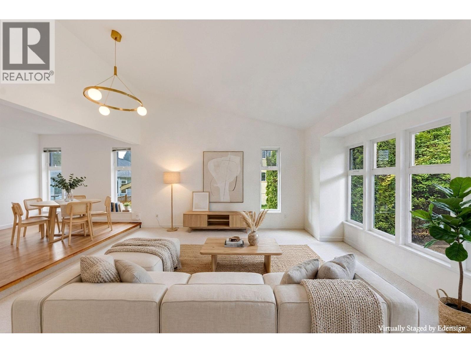 1004 PIA ROAD, Squamish