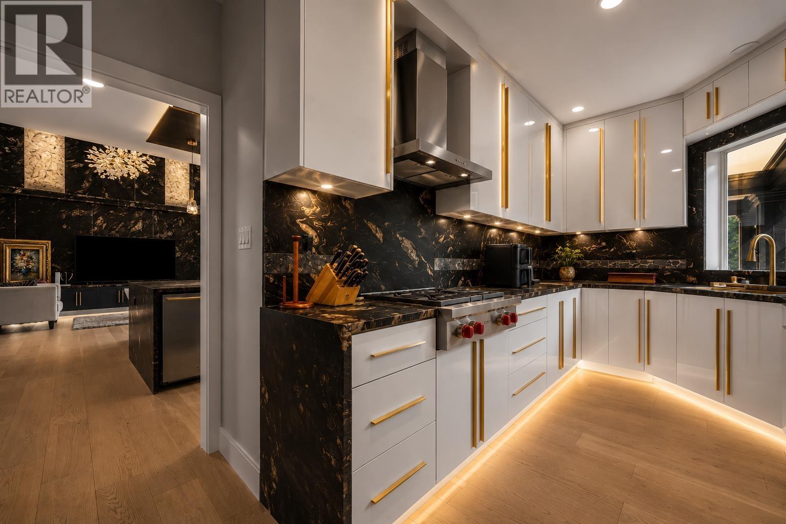 1404 CHARLOTTE CRESCENT, Anmore