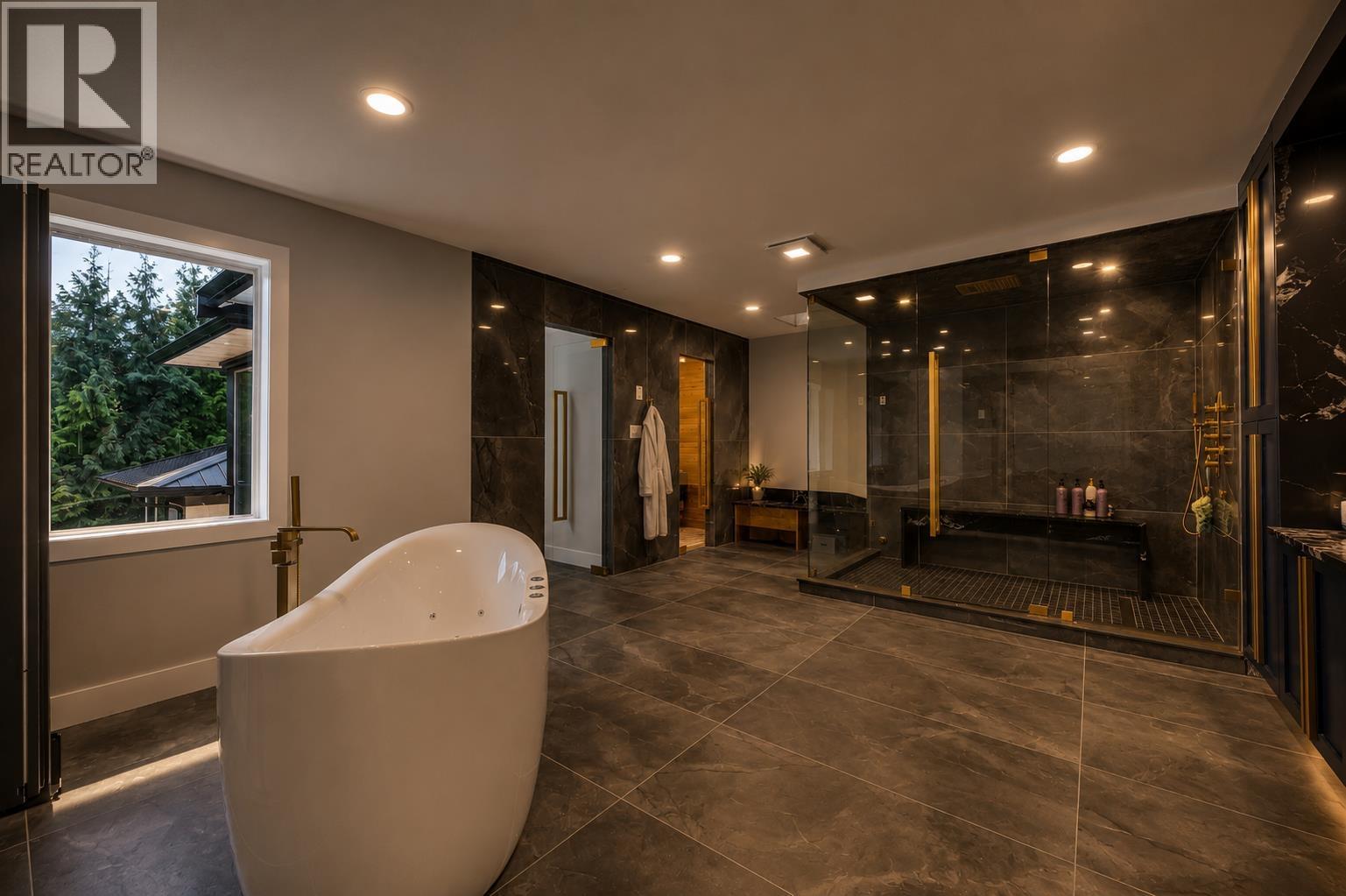 1404 CHARLOTTE CRESCENT, Anmore