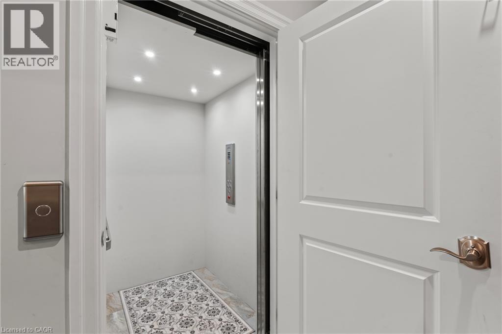 8 ST. ANDREWS Lane S - Image 25