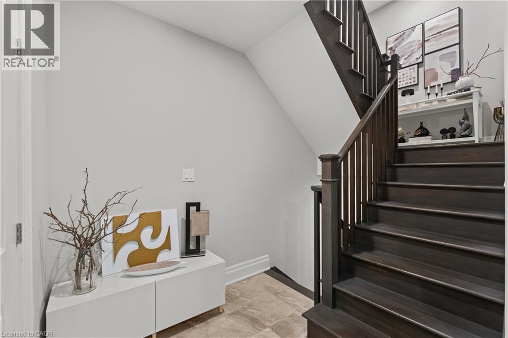 8 ST. ANDREWS Lane S - Image 31